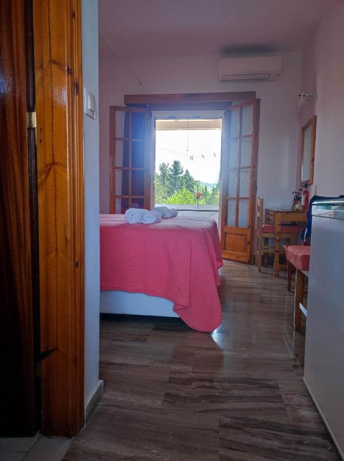 Отель Marianna House Агиос-Георгиос-Пагон Экстерьер фото