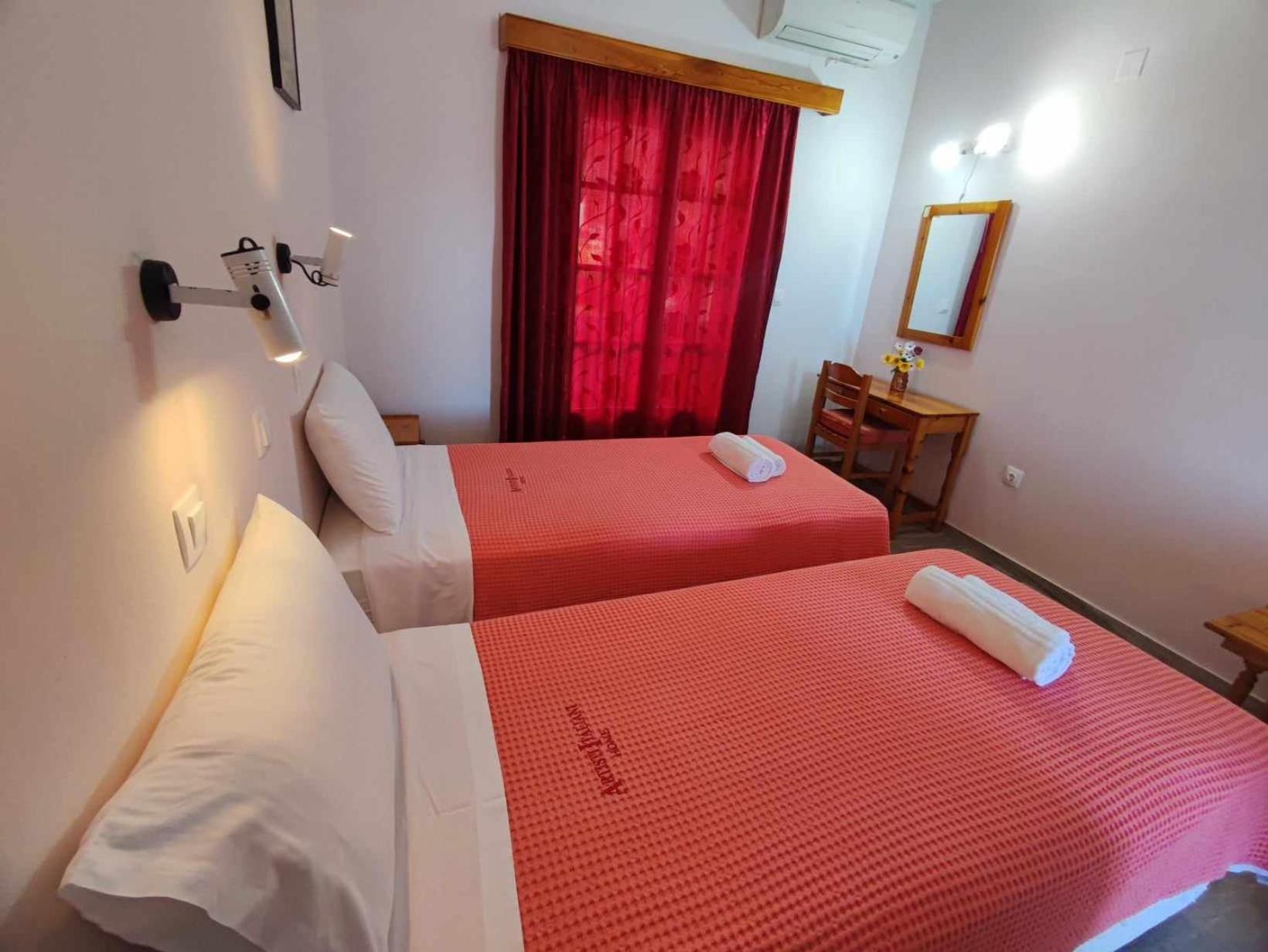 Отель Marianna House Агиос-Георгиос-Пагон Экстерьер фото