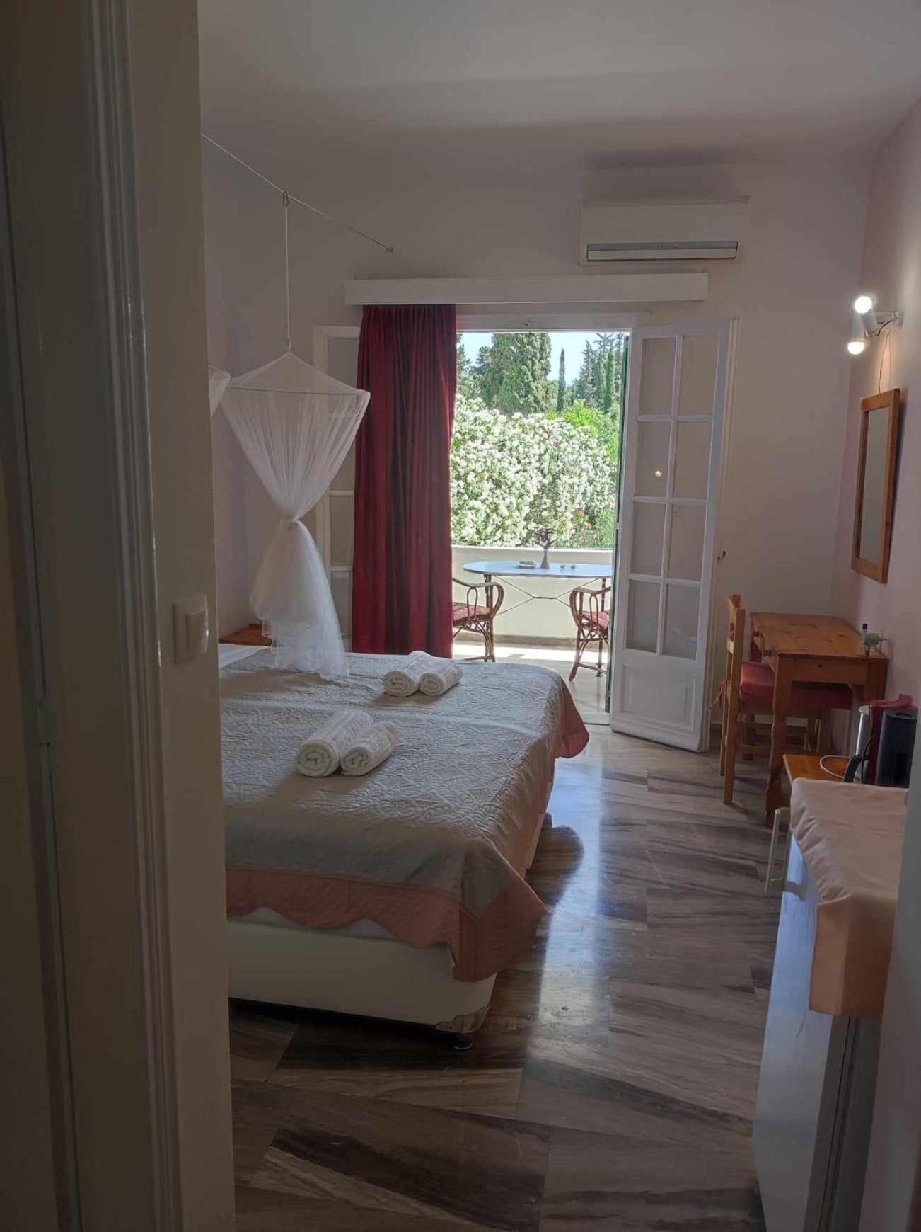 Отель Marianna House Агиос-Георгиос-Пагон Экстерьер фото
