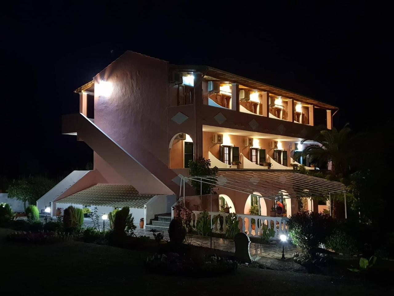 Отель Marianna House Агиос-Георгиос-Пагон Экстерьер фото